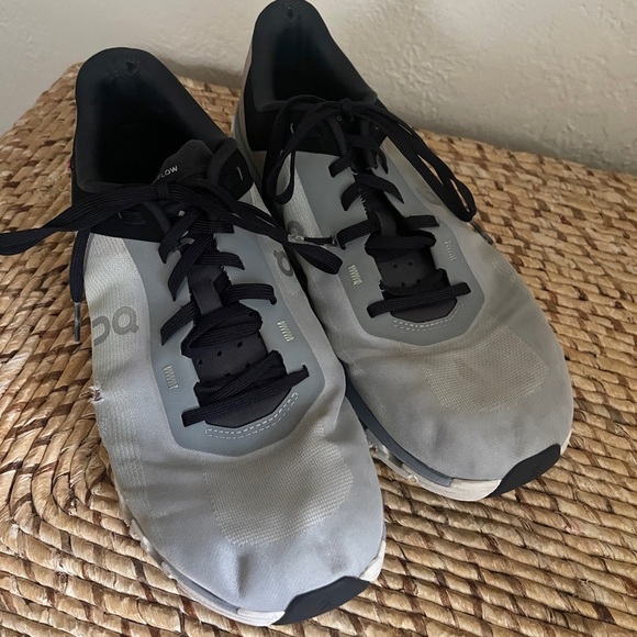 On cloud cloudflow athletic shoes men’s size 9 woman’s size 10 - Picture 2 of 8